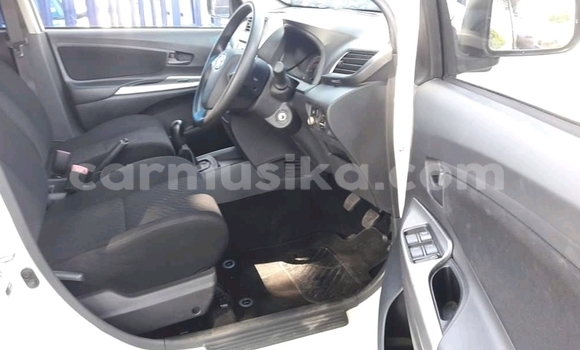 Nunua Ilio tumika Toyota Avanza Nyeupe Gari ndani ya Beitbridge nchini Matabeleland Kusini Nunua Ilio tumika Toyota Avanza Nyeupe Gari ndani ya Beitbridge nchini Matabeleland Kusini