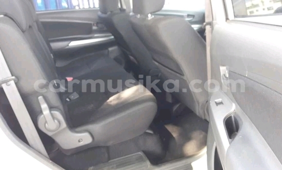 Nunua Ilio tumika Toyota Avanza Nyeupe Gari ndani ya Beitbridge nchini Matabeleland Kusini Nunua Ilio tumika Toyota Avanza Nyeupe Gari ndani ya Beitbridge nchini Matabeleland Kusini