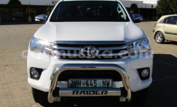 Acheter Occasion Voiture Toyota Hilux Blanc à Beitbridge, Matabeleland South Acheter Occasion Voiture Toyota Hilux Blanc à Beitbridge, Matabeleland South