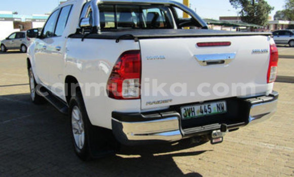 Acheter Occasion Voiture Toyota Hilux Blanc à Beitbridge, Matabeleland South Acheter Occasion Voiture Toyota Hilux Blanc à Beitbridge, Matabeleland South