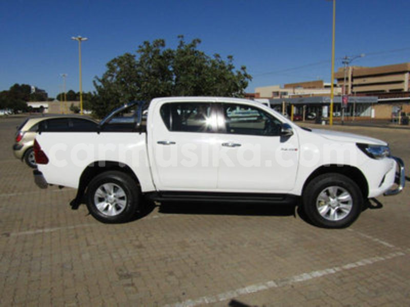 Big with watermark toyota hilux matabeleland south beitbridge 7868