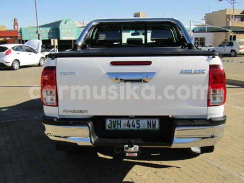 Big with watermark toyota hilux matabeleland south beitbridge 7868