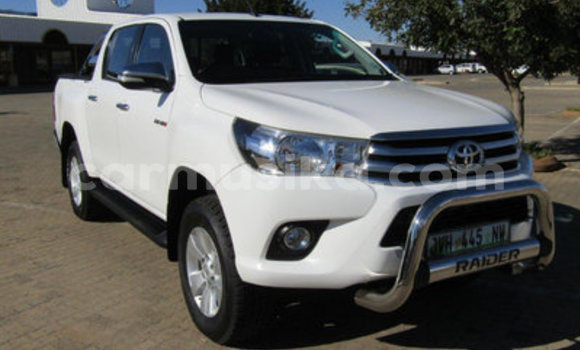 Acheter Occasion Voiture Toyota Hilux Blanc à Beitbridge, Matabeleland South Acheter Occasion Voiture Toyota Hilux Blanc à Beitbridge, Matabeleland South