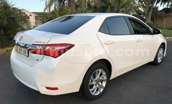 Acheter Occasion Voiture Toyota Corolla Blanc à Beitbridge, Matabeleland South Acheter Occasion Voiture Toyota Corolla Blanc à Beitbridge, Matabeleland South