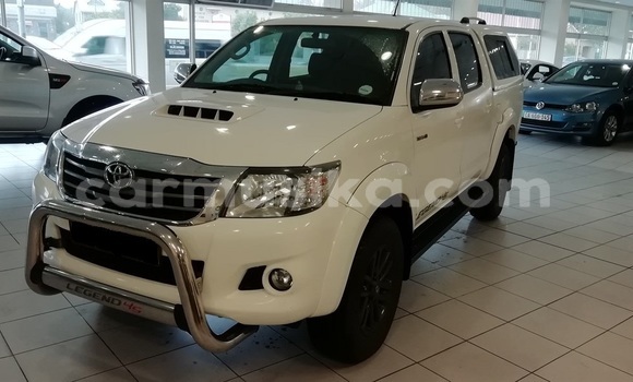 Nunua Ilio tumika Toyota Hilux Nyeupe Gari ndani ya Beitbridge nchini Matabeleland Kusini Nunua Ilio tumika Toyota Hilux Nyeupe Gari ndani ya Beitbridge nchini Matabeleland Kusini