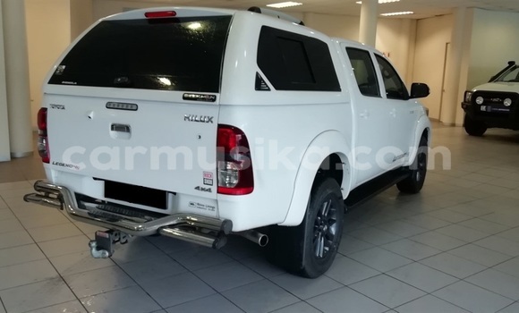 Nunua Ilio tumika Toyota Hilux Nyeupe Gari ndani ya Beitbridge nchini Matabeleland Kusini Nunua Ilio tumika Toyota Hilux Nyeupe Gari ndani ya Beitbridge nchini Matabeleland Kusini