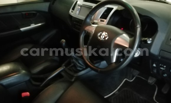 Nunua Ilio tumika Toyota Hilux Nyeupe Gari ndani ya Beitbridge nchini Matabeleland Kusini Nunua Ilio tumika Toyota Hilux Nyeupe Gari ndani ya Beitbridge nchini Matabeleland Kusini