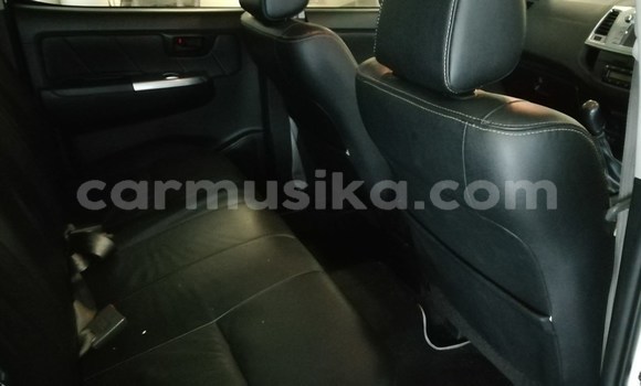 Nunua Ilio tumika Toyota Hilux Nyeupe Gari ndani ya Beitbridge nchini Matabeleland Kusini Nunua Ilio tumika Toyota Hilux Nyeupe Gari ndani ya Beitbridge nchini Matabeleland Kusini