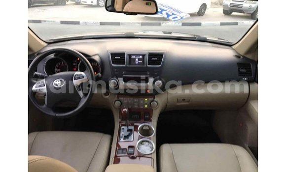 Tenga Imported Toyota Highlander Nhema Mota in Import - Dubai in Harare Tenga Imported Toyota Highlander Nhema Mota in Import - Dubai in Harare