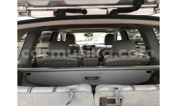 Tenga Imported Toyota Highlander Nhema Mota in Import - Dubai in Harare Tenga Imported Toyota Highlander Nhema Mota in Import - Dubai in Harare