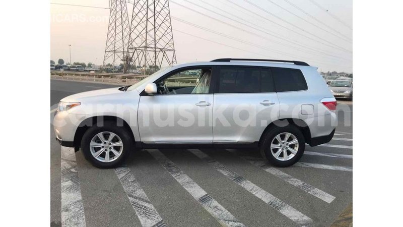 Big with watermark toyota highlander harare import dubai 7882