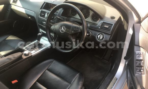 Acheter Occasion Voiture Mercedes Viano Gris à Beitbridge, Matabeleland South Acheter Occasion Voiture Mercedes Viano Gris à Beitbridge, Matabeleland South