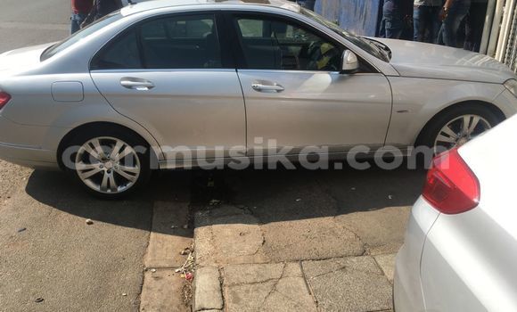 Acheter Occasion Voiture Mercedes Viano Gris à Beitbridge, Matabeleland South Acheter Occasion Voiture Mercedes Viano Gris à Beitbridge, Matabeleland South