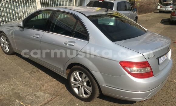 Acheter Occasion Voiture Mercedes Viano Gris à Beitbridge, Matabeleland South Acheter Occasion Voiture Mercedes Viano Gris à Beitbridge, Matabeleland South
