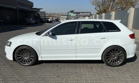 Nunua Ilio tumika Audi RS3 Nyeupe Gari ndani ya Beitbridge nchini Matabeleland Kusini Nunua Ilio tumika Audi RS3 Nyeupe Gari ndani ya Beitbridge nchini Matabeleland Kusini