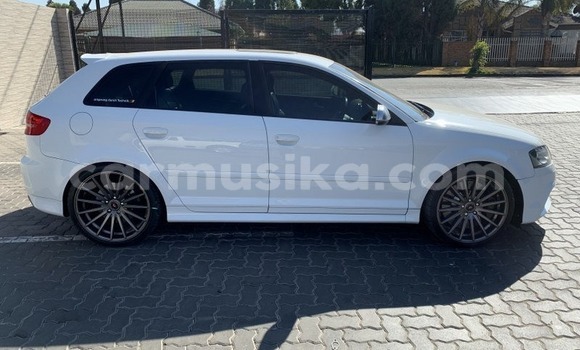 Nunua Ilio tumika Audi RS3 Nyeupe Gari ndani ya Beitbridge nchini Matabeleland Kusini Nunua Ilio tumika Audi RS3 Nyeupe Gari ndani ya Beitbridge nchini Matabeleland Kusini