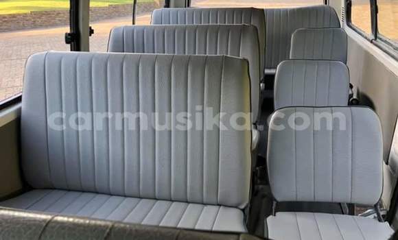 Tenga Tsaru Toyota Hiace Chena Mota in Beitbridge in Matabeleland South Tenga Tsaru Toyota Hiace Chena Mota in Beitbridge in Matabeleland South