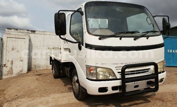 Buy Used Toyota Dyna White Truck in Beitbridge in Matabeleland South Buy Used Toyota Dyna White Truck in Beitbridge in Matabeleland South