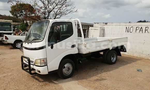 Buy Used Toyota Dyna White Truck in Beitbridge in Matabeleland South Buy Used Toyota Dyna White Truck in Beitbridge in Matabeleland South