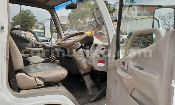 Buy Used Toyota Dyna White Truck in Beitbridge in Matabeleland South Buy Used Toyota Dyna White Truck in Beitbridge in Matabeleland South