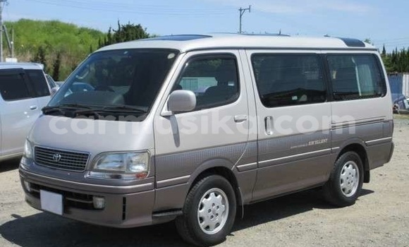 Acheter Occasion Voiture Toyota Hiace Gris à Beitbridge, Matabeleland South Acheter Occasion Voiture Toyota Hiace Gris à Beitbridge, Matabeleland South