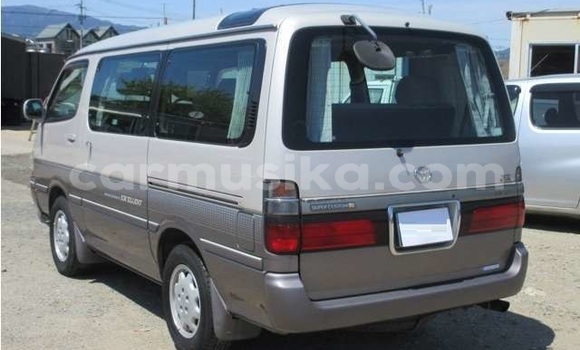 Acheter Occasion Voiture Toyota Hiace Gris à Beitbridge, Matabeleland South Acheter Occasion Voiture Toyota Hiace Gris à Beitbridge, Matabeleland South