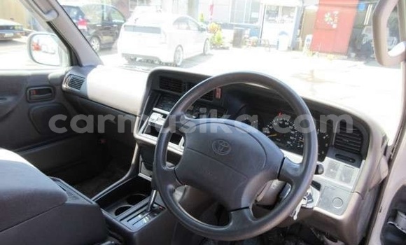 Acheter Occasion Voiture Toyota Hiace Gris à Beitbridge, Matabeleland South Acheter Occasion Voiture Toyota Hiace Gris à Beitbridge, Matabeleland South