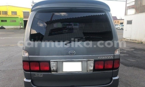 Acheter Occasion Voiture Toyota Granvia Autre à Beitbridge, Matabeleland South Acheter Occasion Voiture Toyota Granvia Autre à Beitbridge, Matabeleland South