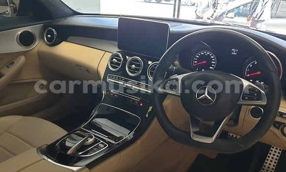 Tenga Tsaru Mercedes‒Benz C–Class Tsvuku Mota in Beitbridge in Matabeleland South Tenga Tsaru Mercedes‒Benz C–Class Tsvuku Mota in Beitbridge in Matabeleland South