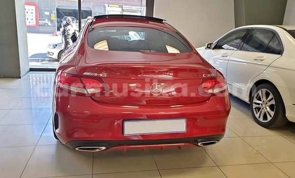 Tenga Tsaru Mercedes‒Benz C–Class Tsvuku Mota in Beitbridge in Matabeleland South Tenga Tsaru Mercedes‒Benz C–Class Tsvuku Mota in Beitbridge in Matabeleland South