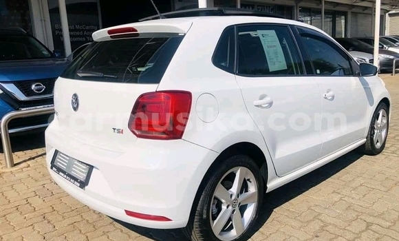 Nunua Ilio tumika Volkswagen Polo Nyeupe Gari ndani ya Beitbridge nchini Matabeleland Kusini Nunua Ilio tumika Volkswagen Polo Nyeupe Gari ndani ya Beitbridge nchini Matabeleland Kusini