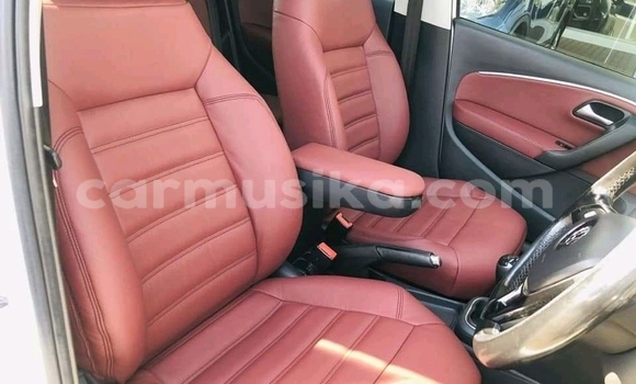 Nunua Ilio tumika Volkswagen Polo Nyeupe Gari ndani ya Beitbridge nchini Matabeleland Kusini Nunua Ilio tumika Volkswagen Polo Nyeupe Gari ndani ya Beitbridge nchini Matabeleland Kusini