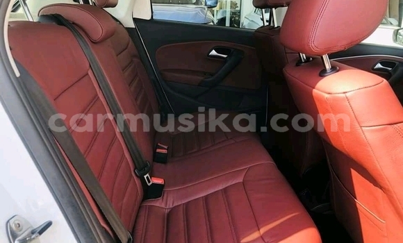 Nunua Ilio tumika Volkswagen Polo Nyeupe Gari ndani ya Beitbridge nchini Matabeleland Kusini Nunua Ilio tumika Volkswagen Polo Nyeupe Gari ndani ya Beitbridge nchini Matabeleland Kusini