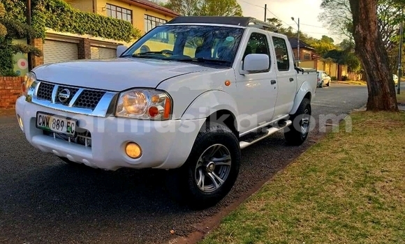 Tenga Tsaru Nissan NP 300 Chena Mota in Beitbridge in Matabeleland South Tenga Tsaru Nissan NP 300 Chena Mota in Beitbridge in Matabeleland South