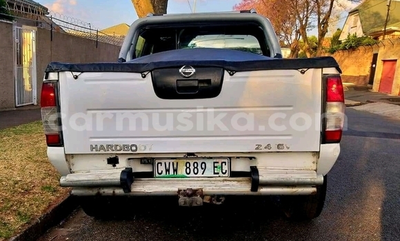 Tenga Tsaru Nissan NP 300 Chena Mota in Beitbridge in Matabeleland South Tenga Tsaru Nissan NP 300 Chena Mota in Beitbridge in Matabeleland South