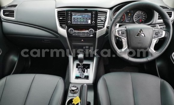 Buy Used Mitsubishi Triton Red Car in Beitbridge in Matabeleland South Buy Used Mitsubishi Triton Red Car in Beitbridge in Matabeleland South