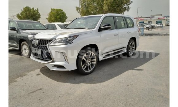 Tenga Imported Lexus LX Chena Mota in Import - Dubai in Harare Tenga Imported Lexus LX Chena Mota in Import - Dubai in Harare