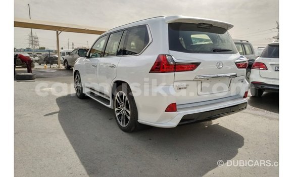 Tenga Imported Lexus LX Chena Mota in Import - Dubai in Harare Tenga Imported Lexus LX Chena Mota in Import - Dubai in Harare