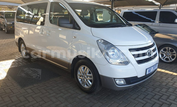 Acheter Occasion Voiture Hyundai H1 Blanc à Beitbridge, Matabeleland South Acheter Occasion Voiture Hyundai H1 Blanc à Beitbridge, Matabeleland South