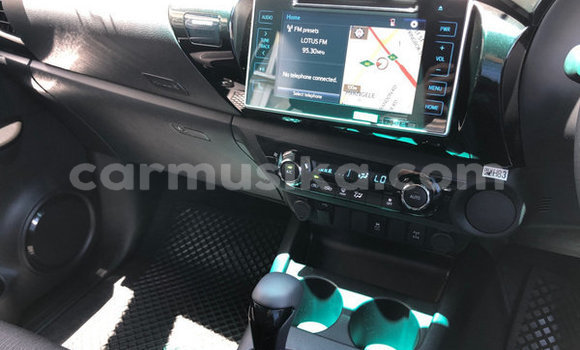 Buy Used Toyota Hilux Silver Car in Beitbridge in Matabeleland South Buy Used Toyota Hilux Silver Car in Beitbridge in Matabeleland South