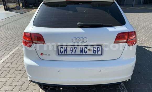 Acheter Occasion Voiture Audi RS3 Blanc à Beitbridge, Matabeleland South Acheter Occasion Voiture Audi RS3 Blanc à Beitbridge, Matabeleland South