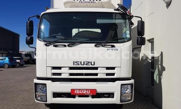 Acheter Occasion Utilitaire Isuzu FTR 850 Blanc à Beitbridge, Matabeleland South Acheter Occasion Utilitaire Isuzu FTR 850 Blanc à Beitbridge, Matabeleland South