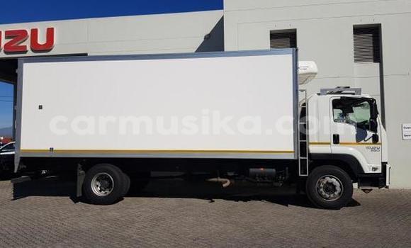 Acheter Occasion Utilitaire Isuzu FTR 850 Blanc à Beitbridge, Matabeleland South Acheter Occasion Utilitaire Isuzu FTR 850 Blanc à Beitbridge, Matabeleland South