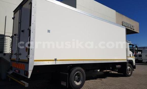 Acheter Occasion Utilitaire Isuzu FTR 850 Blanc à Beitbridge, Matabeleland South Acheter Occasion Utilitaire Isuzu FTR 850 Blanc à Beitbridge, Matabeleland South