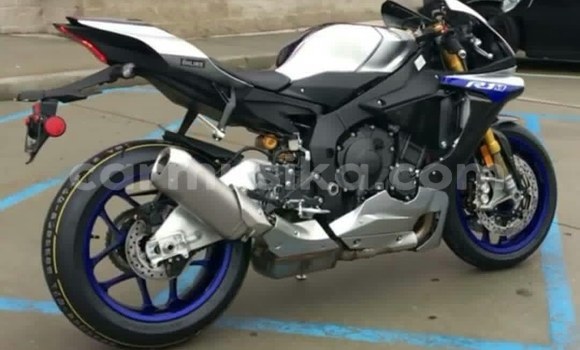 Buy Used Yamaha R1 Blue Bike in Bulawayo in Bulawayo Buy Used Yamaha R1 Blue Bike in Bulawayo in Bulawayo
