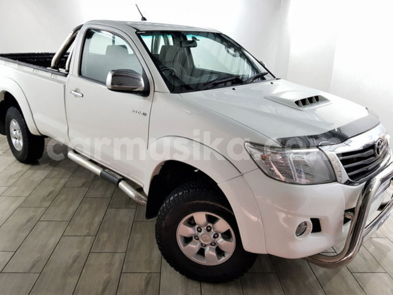 Big with watermark toyota hilux matabeleland south beitbridge 7953