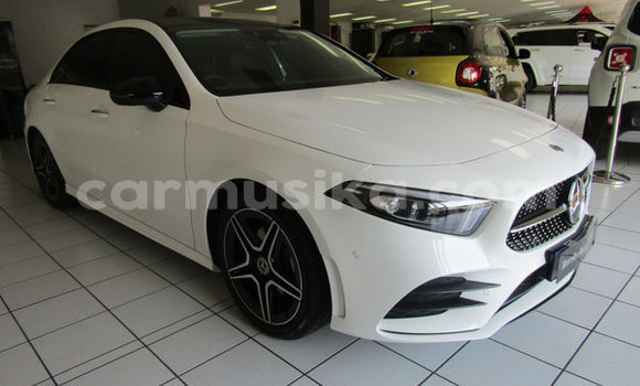 Acheter Occasion Voiture Mercedes‒Benz AMG GLC Blanc à Beitbridge, Matabeleland South Acheter Occasion Voiture Mercedes‒Benz AMG GLC Blanc à Beitbridge, Matabeleland South