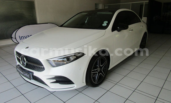 Acheter Occasion Voiture Mercedes‒Benz AMG GLC Blanc à Beitbridge, Matabeleland South Acheter Occasion Voiture Mercedes‒Benz AMG GLC Blanc à Beitbridge, Matabeleland South