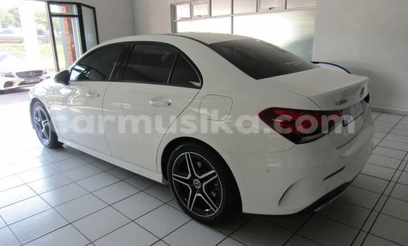 Acheter Occasion Voiture Mercedes‒Benz AMG GLC Blanc à Beitbridge, Matabeleland South Acheter Occasion Voiture Mercedes‒Benz AMG GLC Blanc à Beitbridge, Matabeleland South