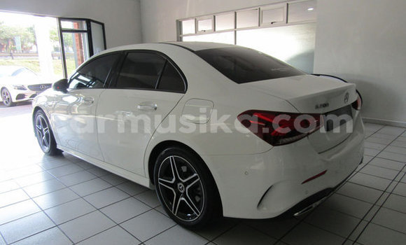 Acheter Occasion Voiture Mercedes‒Benz AMG GLC Blanc à Beitbridge, Matabeleland South Acheter Occasion Voiture Mercedes‒Benz AMG GLC Blanc à Beitbridge, Matabeleland South